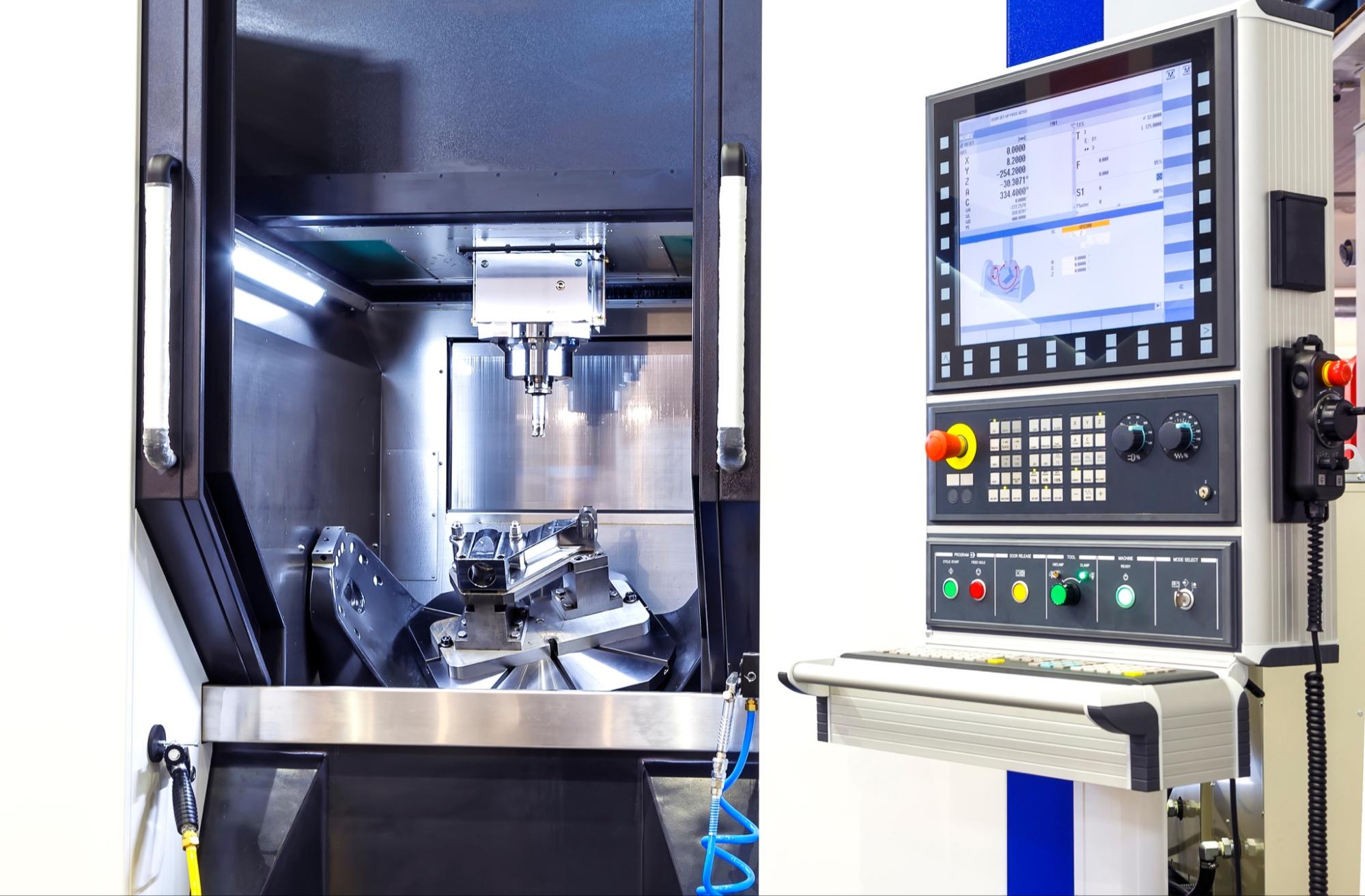 Hwacheon lança sistema de controle HARMONY com tela touchscreen de 23,8 polegadas